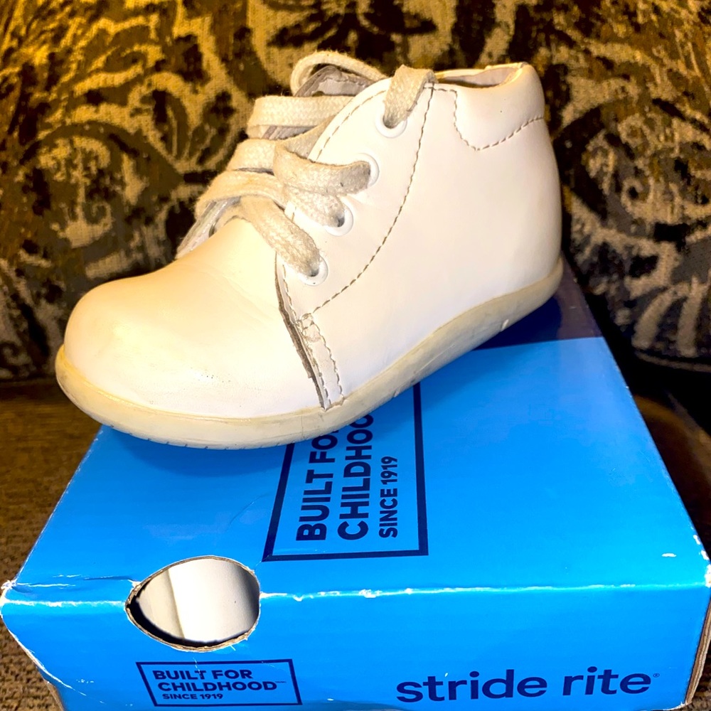 SOLD Stride Rite White Infant Walking Shoe Sz 5.5